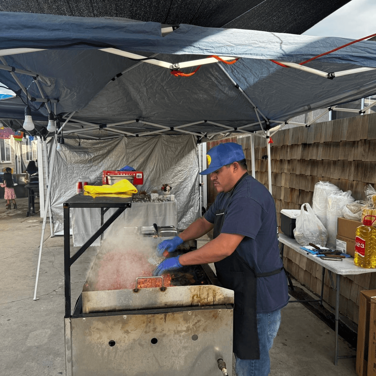 Equipo de Tacos El Tío Tony preparando tacos para eventos